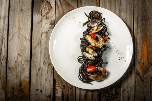 linguine à l'encre de seiche